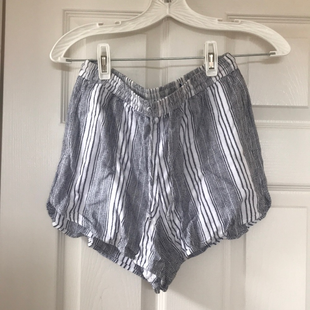 Hollister cotton flowy shorts